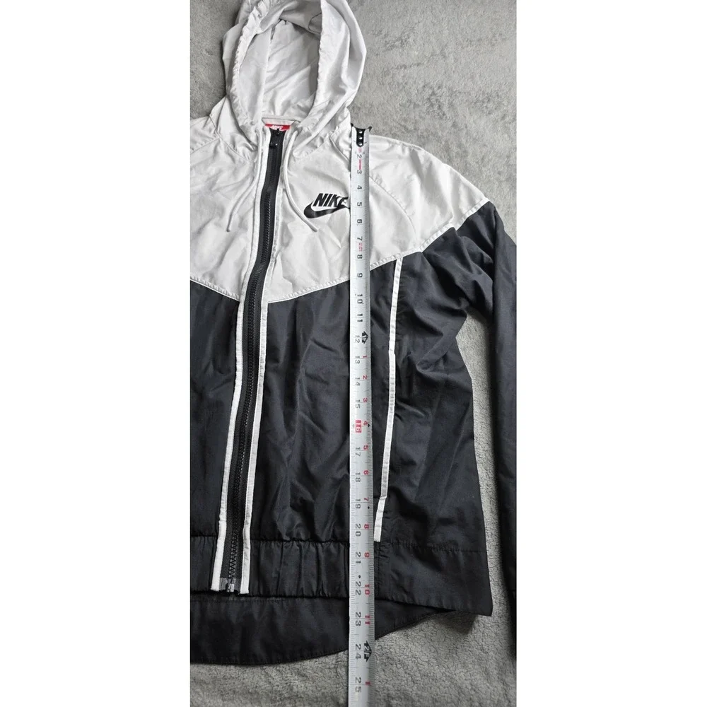 NIKE Sportswear Windrunner Jacket Women's Medium Black White Lightweight Running